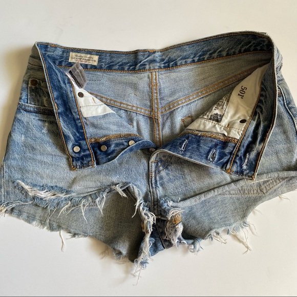 Levi’s > Shorts - Picture 4 of 4